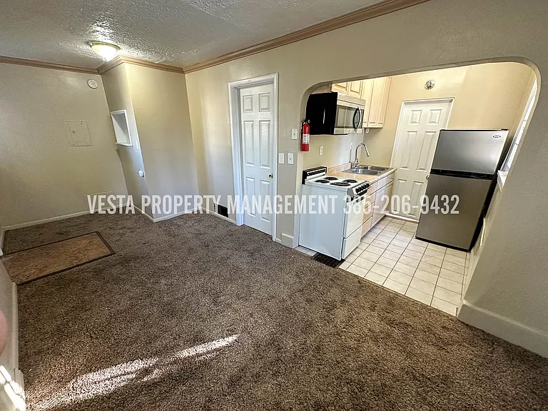 619 20th St #3 — Photo 7