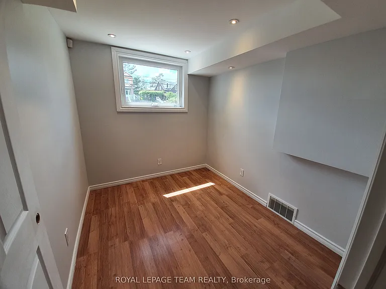 1015 Pinecrest Rd #UPSTRS — Photo 13