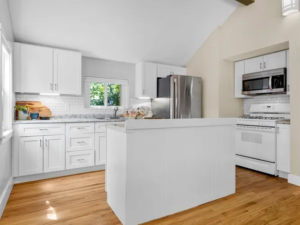 206 Rindge Av, Cambridge, MA 02140