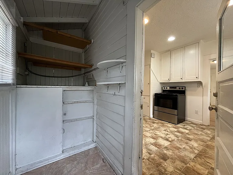 5619 NE 26th Ave — Photo 31