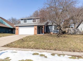 9397 Lincoln Ave, Clive, IA 50325