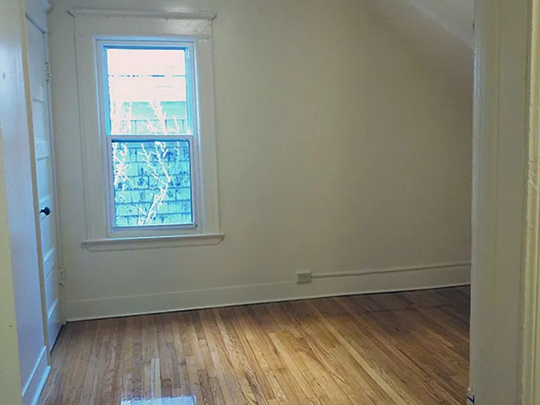 2406 E Genesee St — Photo 19