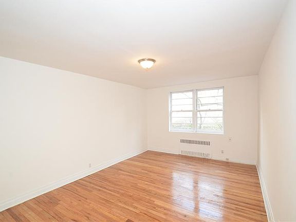 4th image of 21 Gramercy Park S APT 4A