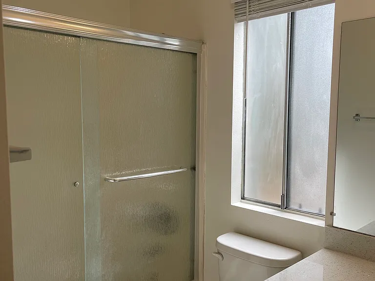 240 Aspen St #10 — Photo 8