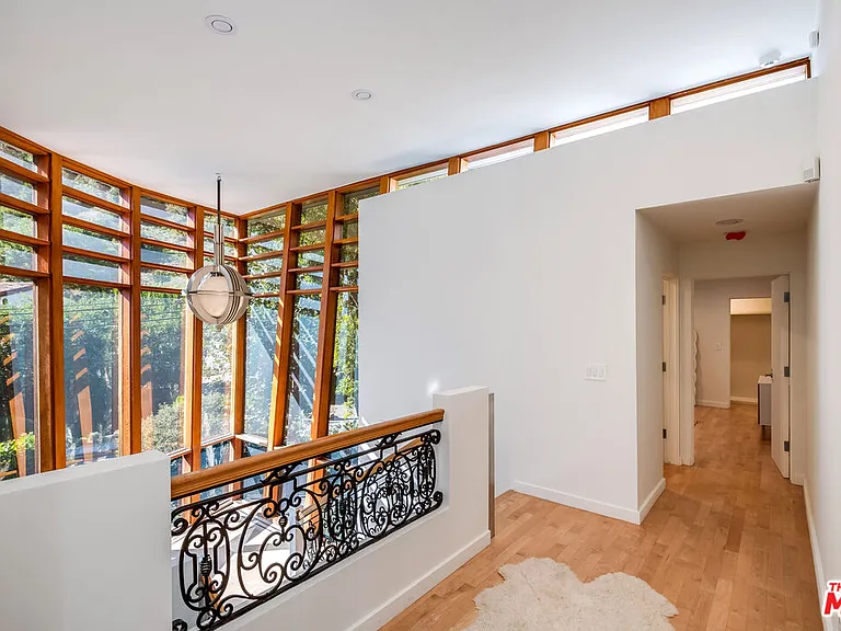 3600 Mandeville Canyon Rd — Photo 21