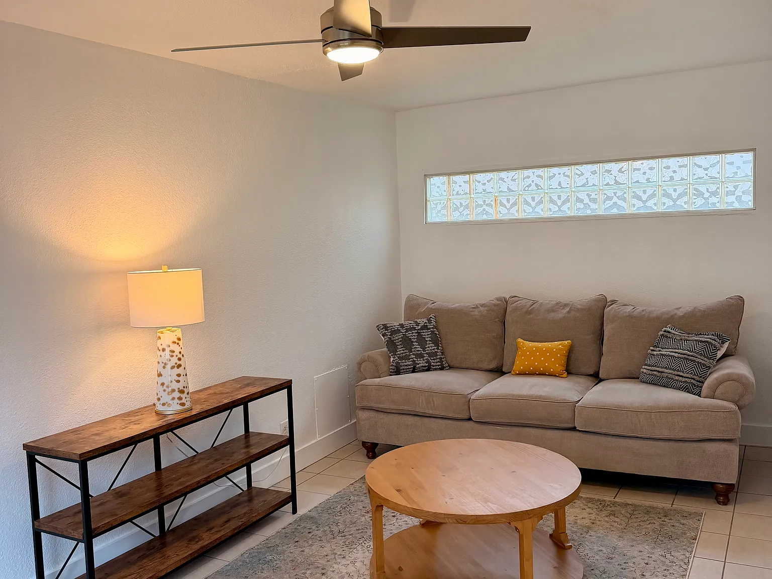 3 bed, 1030 sqft, $2,495 — Photo 2
