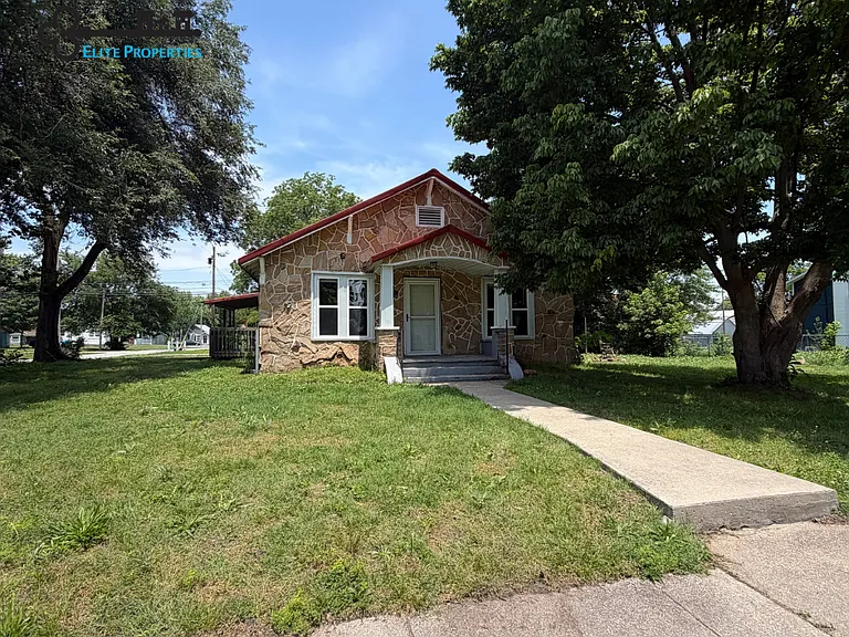 141 Jasper St — Photo 3