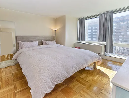 Sold by The Makler LLC | media 3