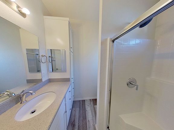 5th image of 23815 Glenn Ellen Ct