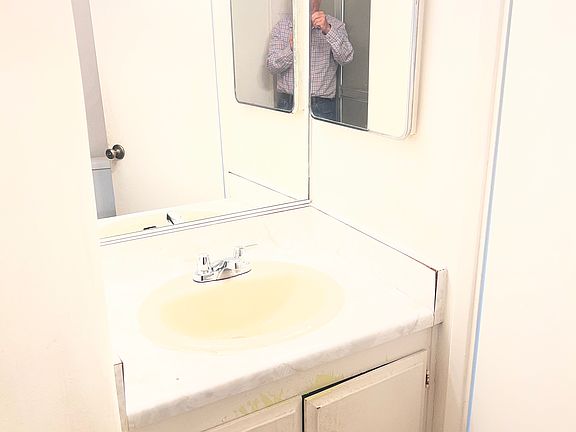 3rd image of 10604 California Ave #1/2