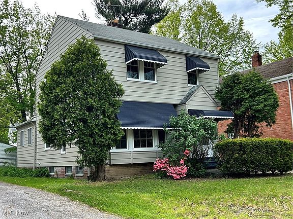 2nd image of 884 Eloise Dr