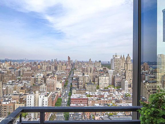 5th image of 45 W 67th St APT 6C