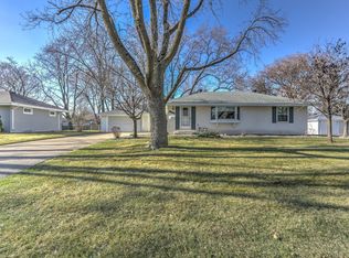 9524 4th Ave S, Bloomington, MN 55420