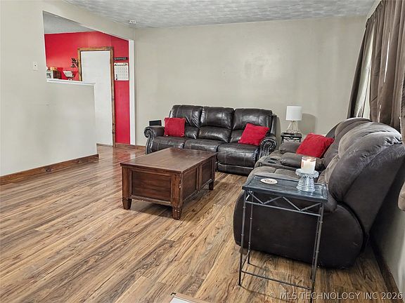 4th image of 1704 Evans St