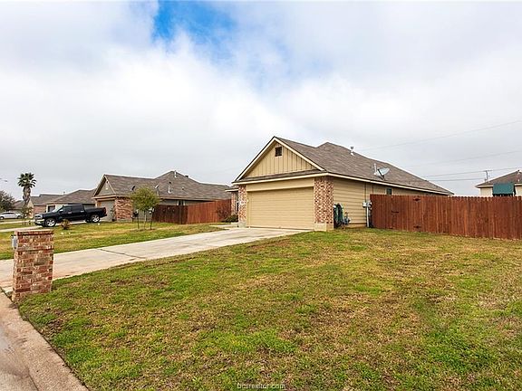 2nd image of 106 Wild Flower Ct