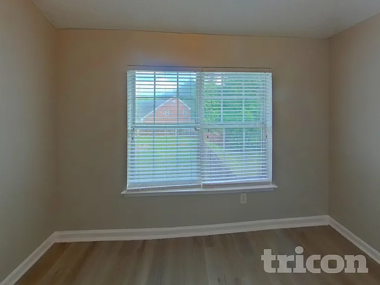 800 Hannah Ct — Photo 14