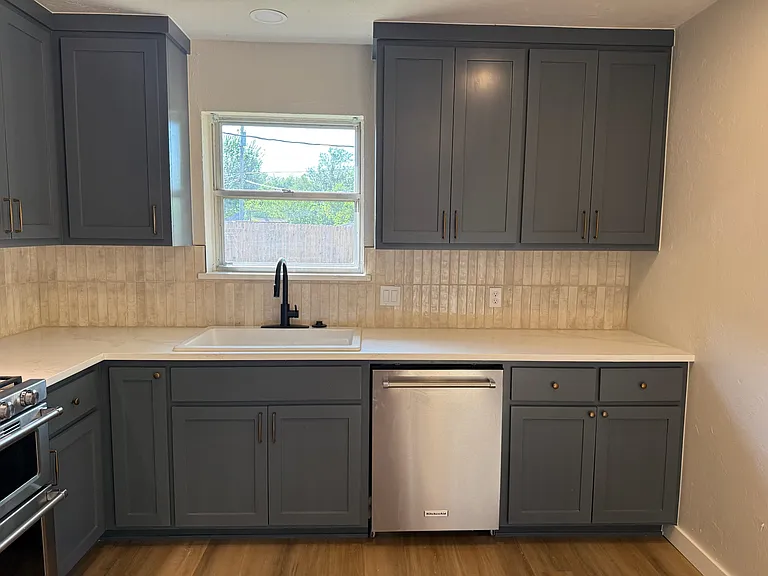 2209 Marshall Dr — Photo 30