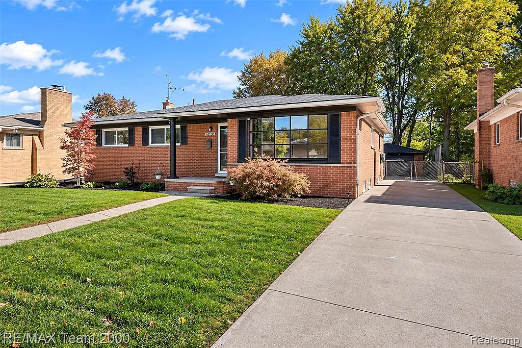 3 bed, 2.5 bath, 2970 sqft, $2,500 — Photo 4