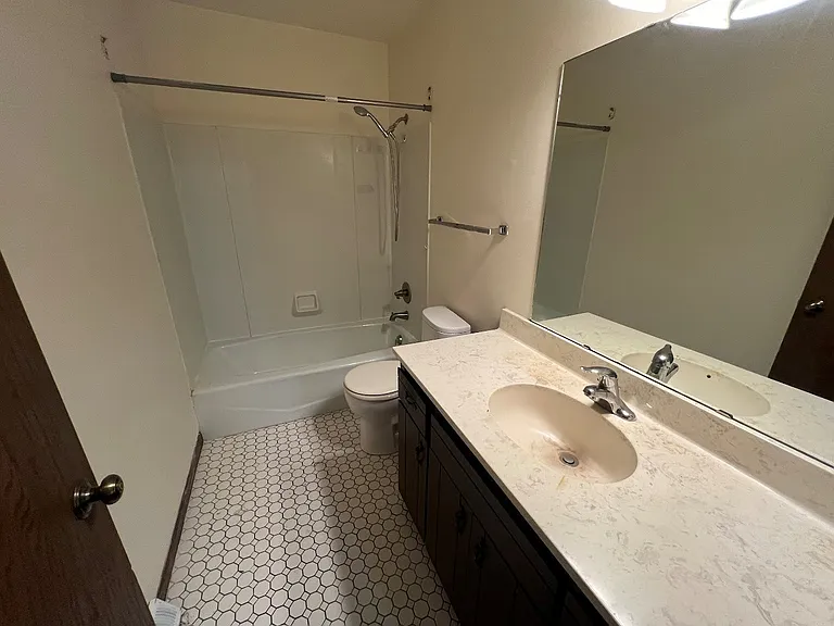5306 Manitowoc Pkwy — Photo 24