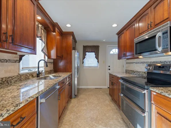 563 Deep Run Rd, Perkasie, PA 18944