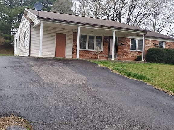 3rd image of 72 Spruce Ct