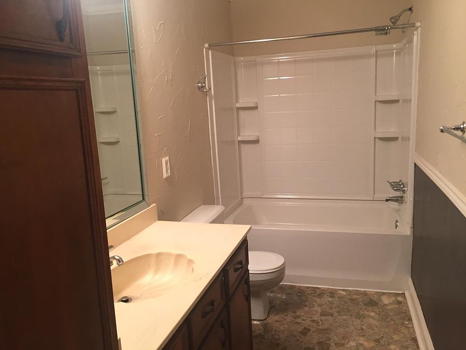 1st image of 106 Cross Timbers St