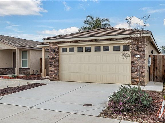 3rd image of 1409 Villa Way