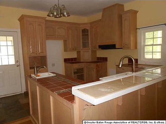 5th image of 12516 Woodville St