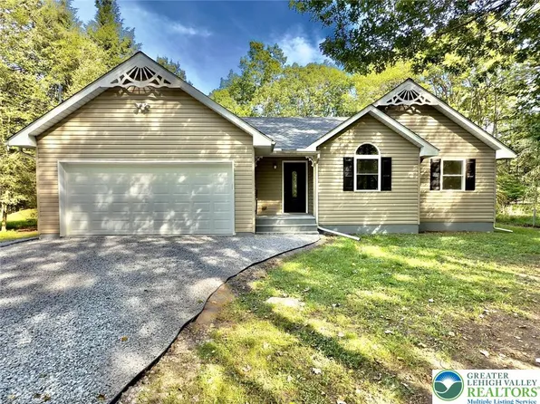 130 Piney Woods Dr, Jim Thorpe, PA 18229