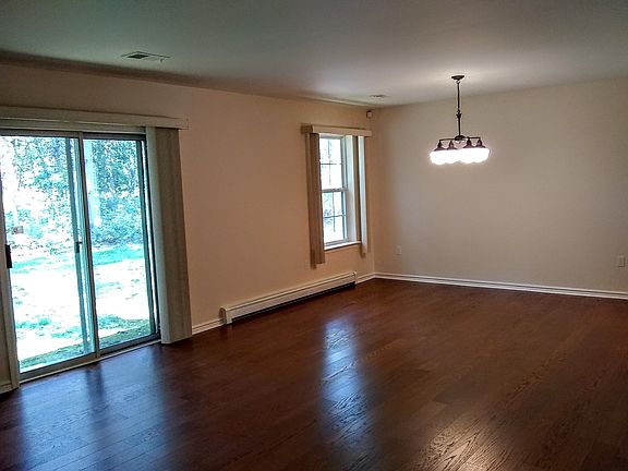 3rd image of 331 Gardenia Dr