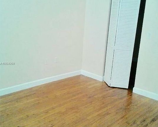 5th image of 6931 Indian Creek Dr APT 2