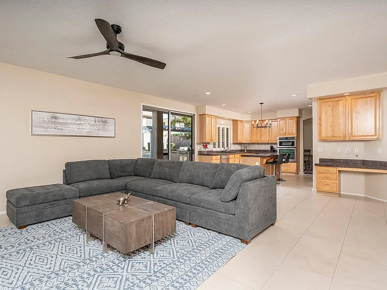 4506 E Robin Ln — Photo 17
