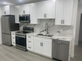 19057 Friar St, Reseda, CA