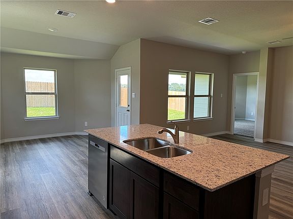 4th image of 1713 Grimes Dr