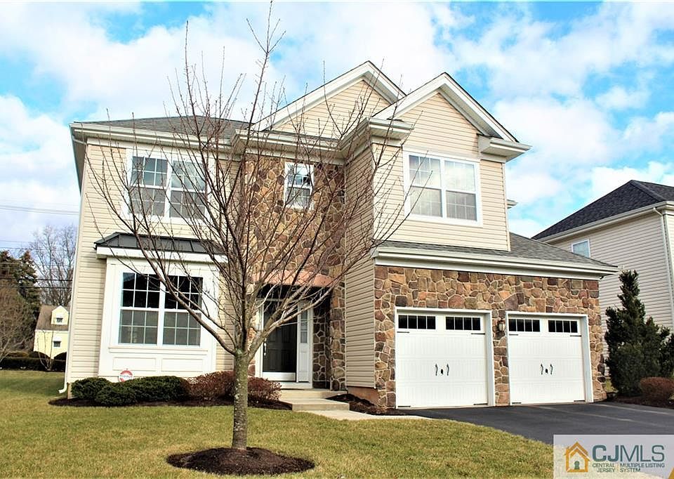 1st image of 70 Dahlia Ct
