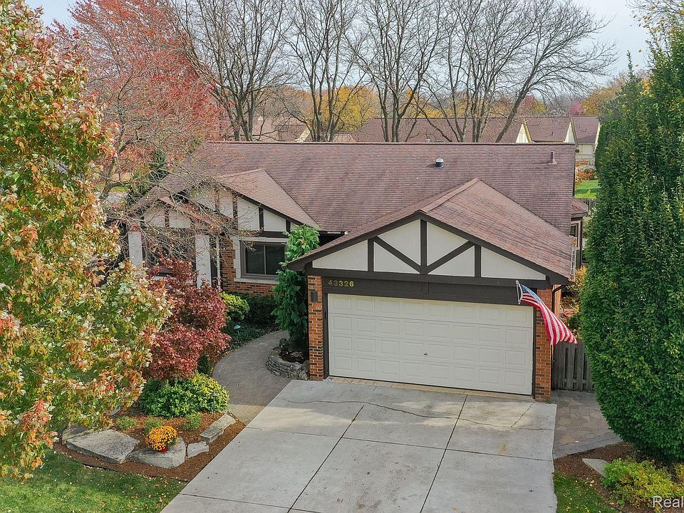 1st image of 43326 Devin Dr