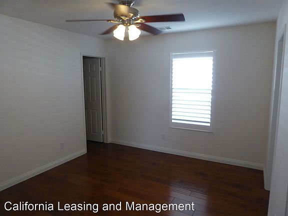 5th image of 27364 Dearborn Dr