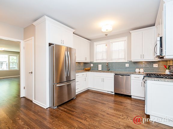 4th image of 2813 N 76th Ct
