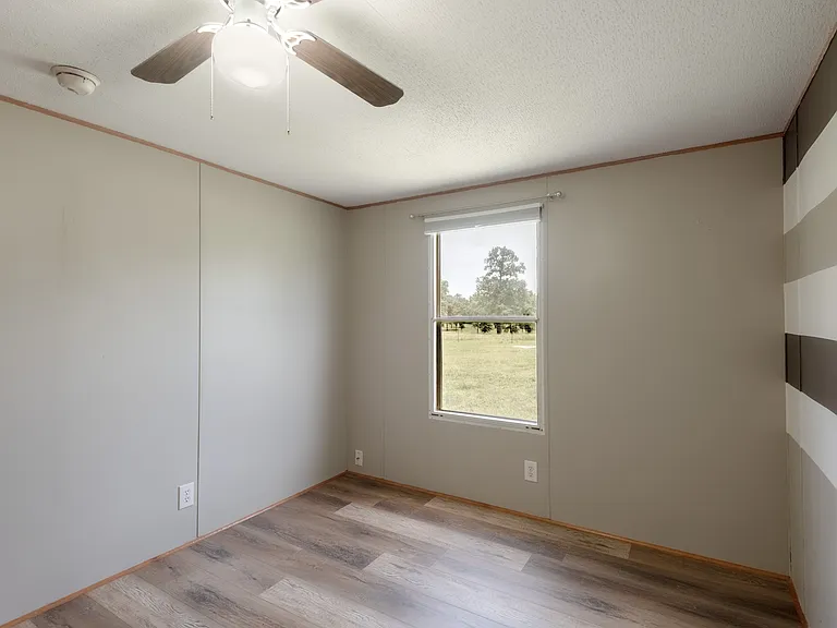 37 Riverside Ln #C — Photo 12