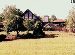 863 Harring Rd, Uniontown, OH 44685