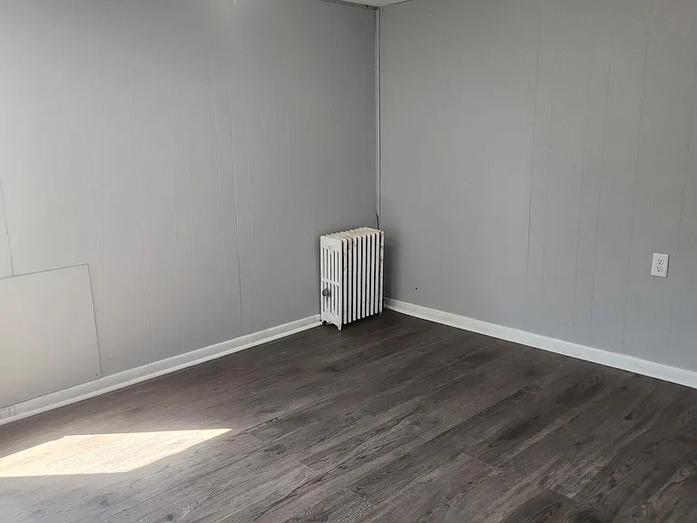 157 Center St — Photo 11