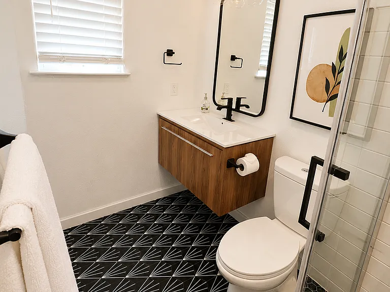1705 Cricket Hollow Dr — Photo 12