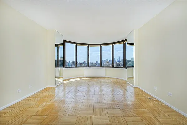 Rented by Domus Realty | media 10