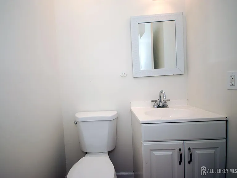 1 Wellington Ct — Photo 11
