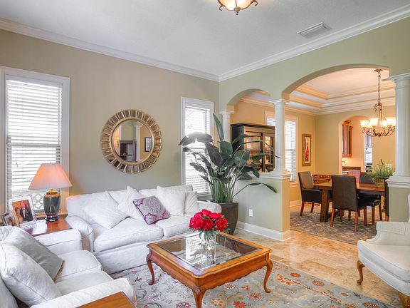 4th image of 5026 W Dickens Ave
