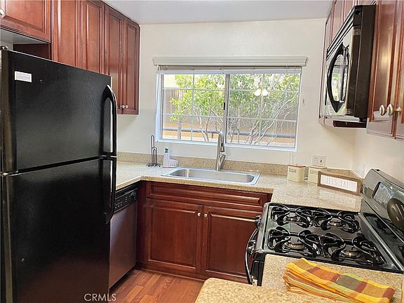 5th image of 5540 Owensmouth Ave APT 204
