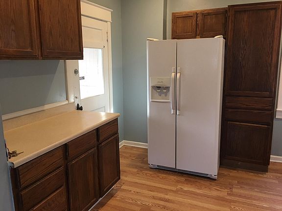 The other side of the kitchen