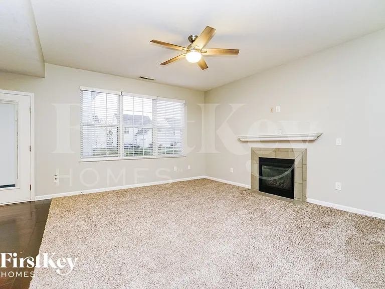 4015 Peregrine Pass Dr — Photo 2