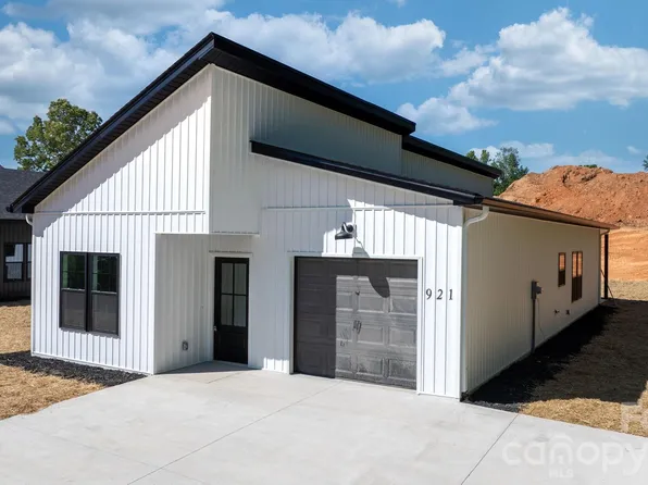 921 Overlook Dr SW #5, Lenoir, NC 28645