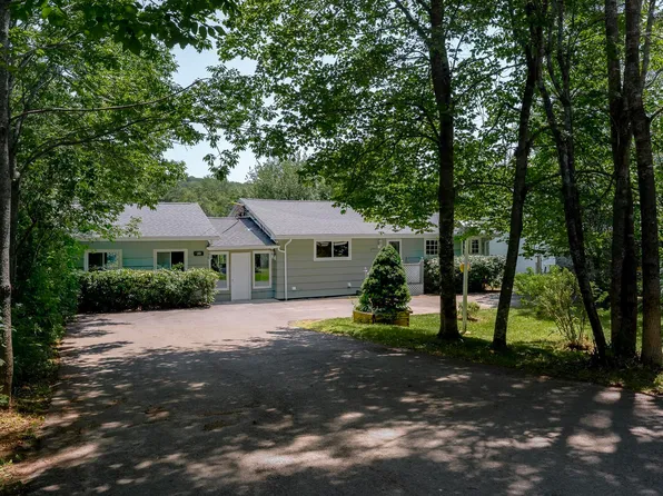 241 & 239 Lockview Rd, Fall River, NS B2T 1J1